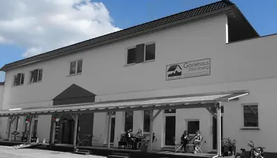 Das Gebäude in dem sich die Pension befindet