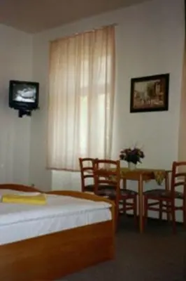 Ein Bett oder Betten in einem Zimmer der Unterkunft Pension Wedding