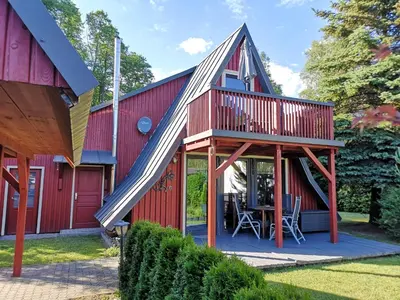 Das Gebäude in dem sich das Ferienhaus befindet