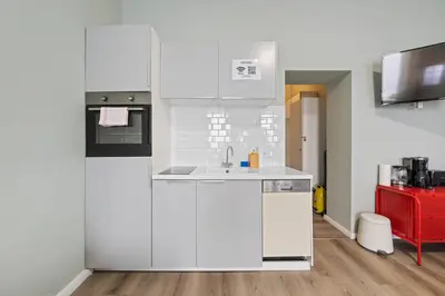 Küche/Küchenzeile in der Unterkunft primeflats - Apartment Langhans Berlin-Weißensee