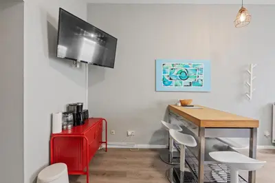 TV/Unterhaltungsangebot in der Unterkunft primeflats - Apartment Langhans Berlin-Weißensee