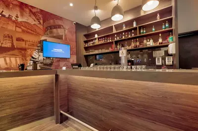Lounge oder Bar in der Unterkunft Campanile Berlin Brandenburg Airport