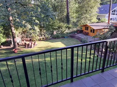 Ein Garten an der Unterkunft Ferienwohnung-Sonnenparadies-Wandlitz