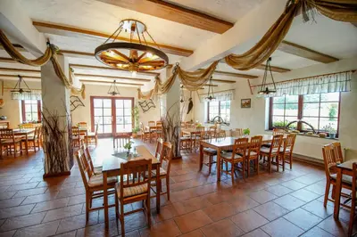 Ein Restaurant oder anderes Speiselokal in der Unterkunft Scheunenherberge