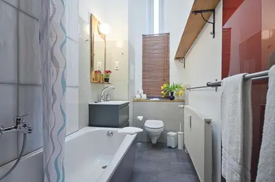 Ein Badezimmer in der Unterkunft Quiet Courtyard Apartment (PB1)