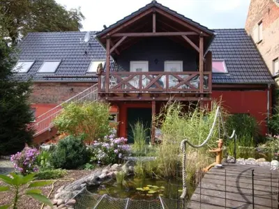 Ein Garten an der Unterkunft Urlaubsscheune