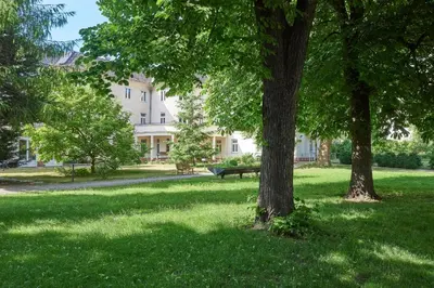 Ein Garten an der Unterkunft Gästehaus Lazarus