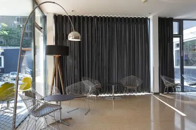 Ein Sitzbereich in der Unterkunft aletto Hotel Kudamm