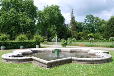 Ein Garten an der Unterkunft Ferienwohnung Babelsberg