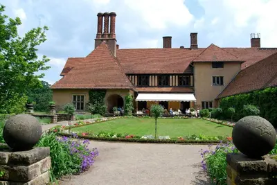 Ein Garten an der Unterkunft Ferienwohnung Babelsberg