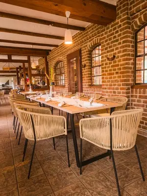 Ein Restaurant oder anderes Speiselokal in der Unterkunft Project JUNE - ehemals Landgasthof Jüterbog