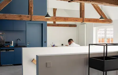 Küche/Küchenzeile in der Unterkunft Project JUNE - ehemals Landgasthof Jüterbog