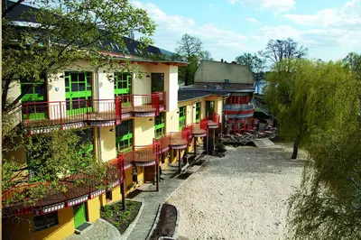 Das Gebäude in dem sich das Hotel befindet