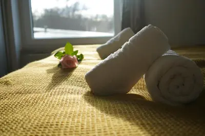 Ein Bett oder Betten in einem Zimmer der Unterkunft Riverside Inn