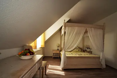 Ein Bett oder Betten in einem Zimmer der Unterkunft Hotel Normandie