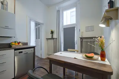 Küche/Küchenzeile in der Unterkunft Ground Floor Apartment LAL