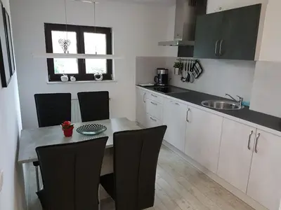 Küche/Küchenzeile in der Unterkunft Ferienwohnung Auszeit Bad Belzig Näthe