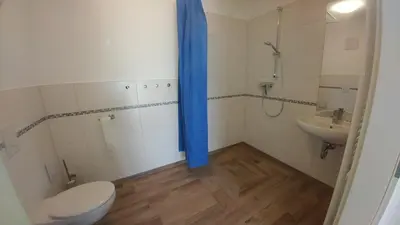 Ein Badezimmer in der Unterkunft Mirabellenhof-Fewo mit Terrasse