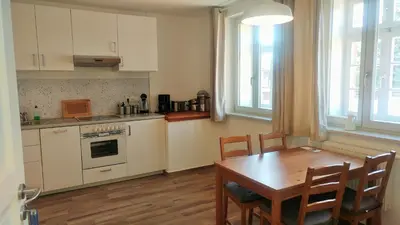 Küche/Küchenzeile in der Unterkunft Mirabellenhof-Fewo mit Terrasse