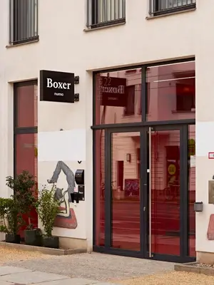 Das Gebäude in dem sich das Aparthotel befindet