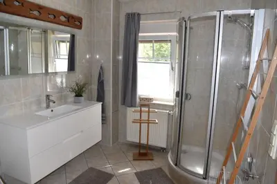 Ein Badezimmer in der Unterkunft Ferienwohnung am Netzener See