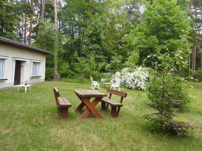 Ein Garten an der Unterkunft Haus Waldfrieden