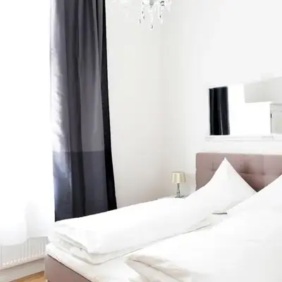 SC 03 by ROCKCHAIR Apartments l SUPERHOST Status l 2 Bedrooms Boxspringbeds Balcony Elevator - Cozy Family & Business Flair welcomes you!