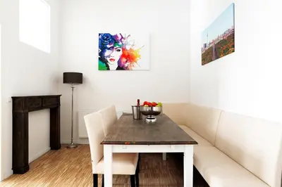 Ein Sitzbereich in der Unterkunft SC 02 by ROCKCHAIR Apartments l SUPERHOST Status l 4 Bedrooms Boxspringbeds 2 Bathrooms Balcony Elevator - Cozy Family & Business Flair welcomes you!