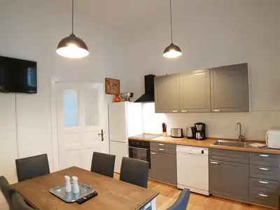 Küche/Küchenzeile in der Unterkunft LANG Re by ROCKCHAIR Apartments l SUPERHOST Status l 2 Bedrooms Boxspringbeds in City Center - Cozy Family & Business Flair welcomes you!
