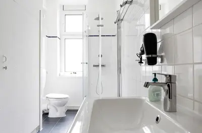 Ein Badezimmer in der Unterkunft GREIF by ROCKCHAIR Apartments l SUPERHOST Status l 2 Bedrooms Boxspringbeds in City Center - Cozy Family & Business Flair welcomes you!