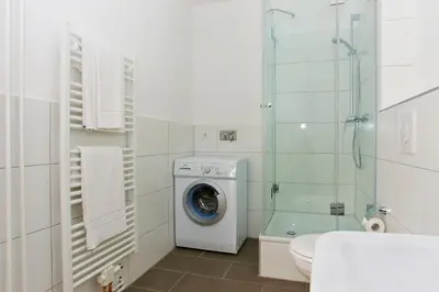 Ein Badezimmer in der Unterkunft Apartmenthouse Berlin - Am Görlitzer Park