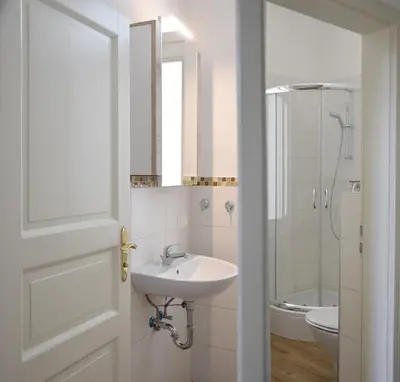 Ein Badezimmer in der Unterkunft Zur Eiche Potsdam