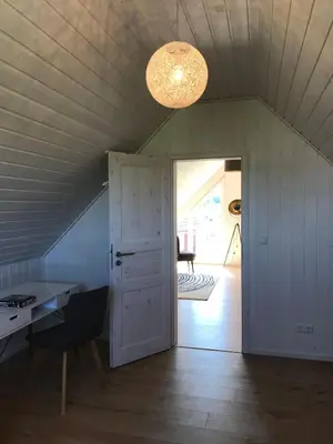 Grundriss der Unterkunft Skandinavisches Ferienhaus 2. Reihe zum Wasser für 6 Personen