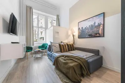 TV/Unterhaltungsangebot in der Unterkunft The Düsseldorfer, 1 BR, 1 living room, group & family friendly, ideal for 2 - 4 Guests