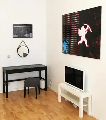 TV/Unterhaltungsangebot in der Unterkunft Downtown Apartment Berlin Friedrichshain