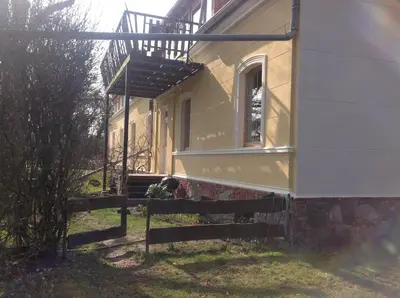 Das Gebäude in dem sich die Ferienwohnung befindet