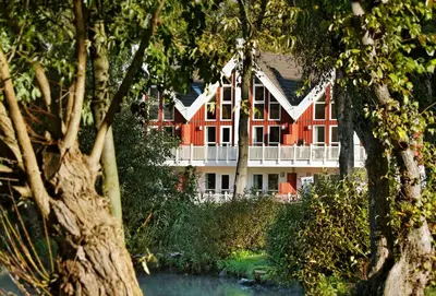 Ein Garten an der Unterkunft Schlosspark Bad Saarow