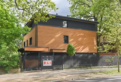 Das Gebäude in dem sich die Ferienwohnung befindet