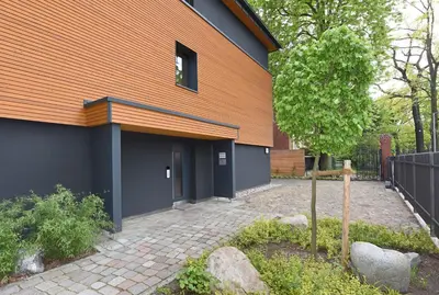 Das Gebäude in dem sich die Ferienwohnung befindet