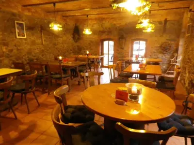 Ein Restaurant oder anderes Speiselokal in der Unterkunft Zum Sudhaus im Herzen der Schorfheide