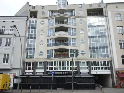 Das Gebäude in dem sich das Privatzimmer befindet