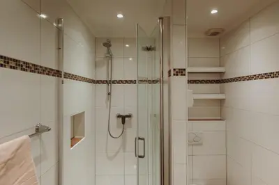 Ein Badezimmer in der Unterkunft Pension Lehnigksberg