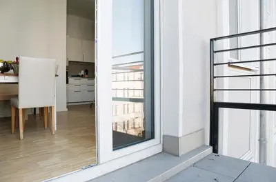 Küche/Küchenzeile in der Unterkunft SC 01 by ROCKCHAIR Apartments l SUPERHOST Status l 2 Bedrooms Boxspringbeds Balcony Elevator - Cozy Family & Business Flair welcomes you!
