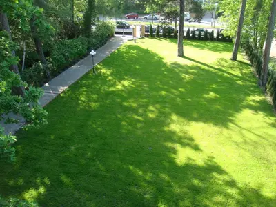 Ein Garten an der Unterkunft Residenz Villa Kult