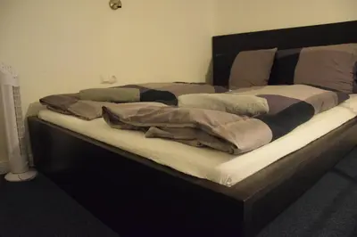 Ein Bett oder Betten in einem Zimmer der Unterkunft Kudamm Apartments