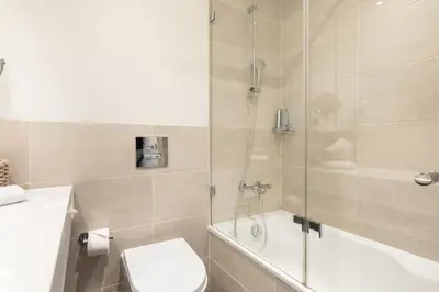 Ein Badezimmer in der Unterkunft Garner Hotel Berlin - Mitte by IHG
