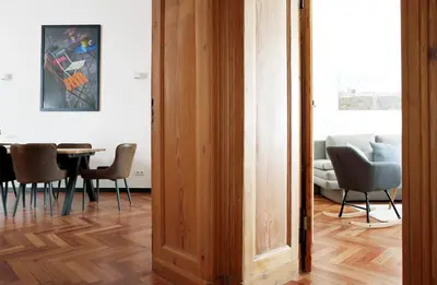 Ein Sitzbereich in der Unterkunft KATZ by ROCKCHAIR Apartments l SUPERHOST Status l 3 Bedrooms Boxspringbeds 2 Bathrooms in City Center - Cozy Family & Business Flair welcomes you!