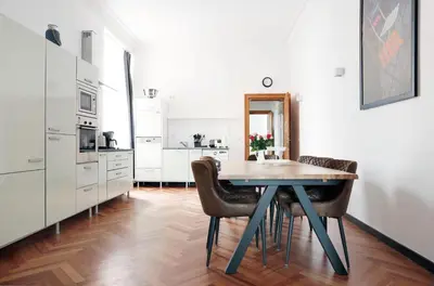 Küche/Küchenzeile in der Unterkunft KATZ by ROCKCHAIR Apartments l SUPERHOST Status l 3 Bedrooms Boxspringbeds 2 Bathrooms in City Center - Cozy Family & Business Flair welcomes you!