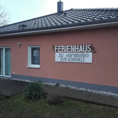 Am Bahnhof