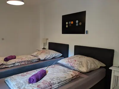 Ein Bett oder Betten in einem Zimmer der Unterkunft L Best Location Kreutzberg Bergmankeiz Central Berlin